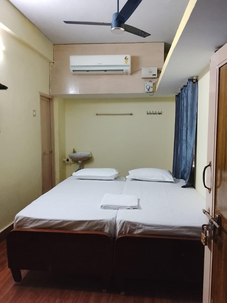 JB LODGE