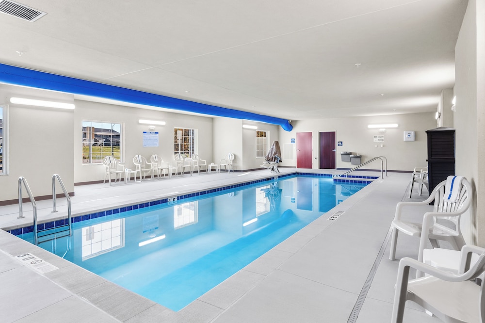 Cobblestone Hotel & Suites - Eaton