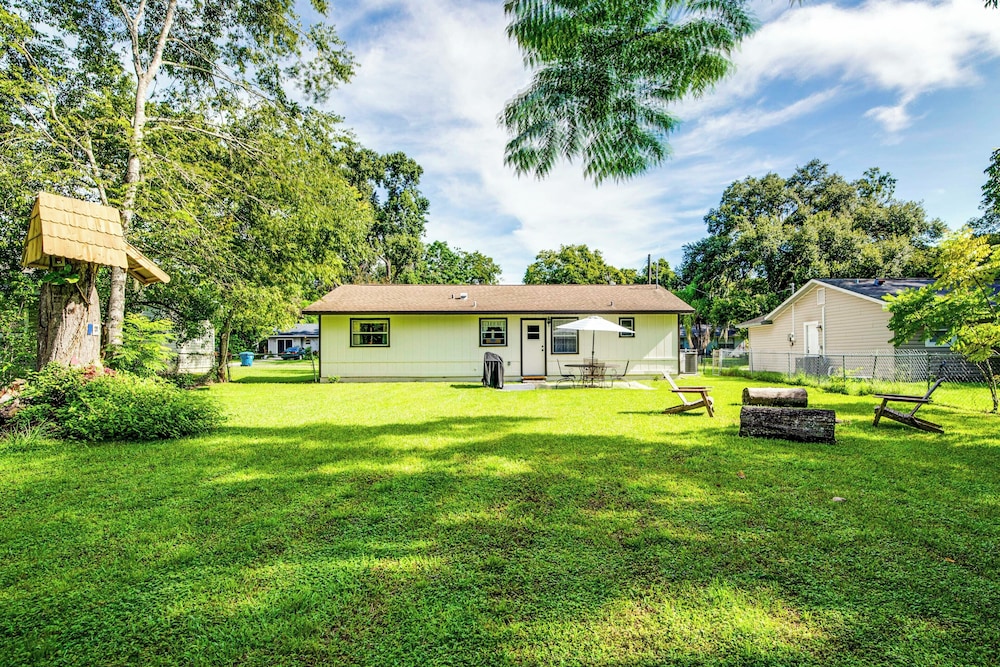 Explore Weeki Wachee Springs: Pet-friendly Home