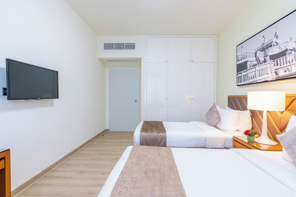 Golden Sands 10 Hotel Apartments