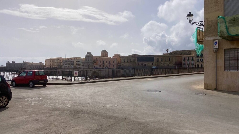 Ortigia Bright Apartment By Wonderful Italy view 3