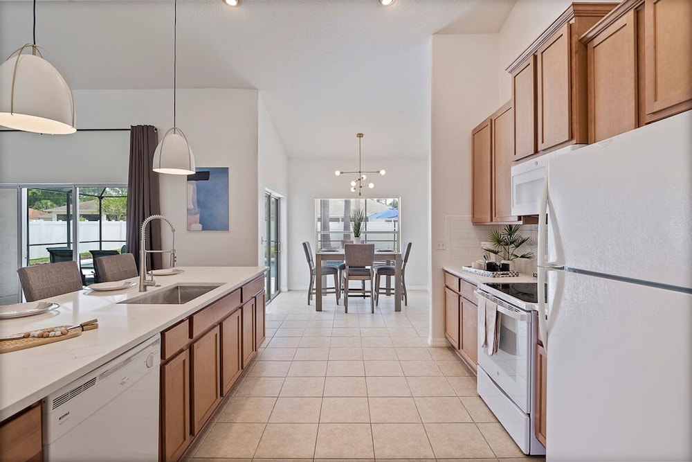 Stunning 4BR Home Fenced Yard Heated Pool