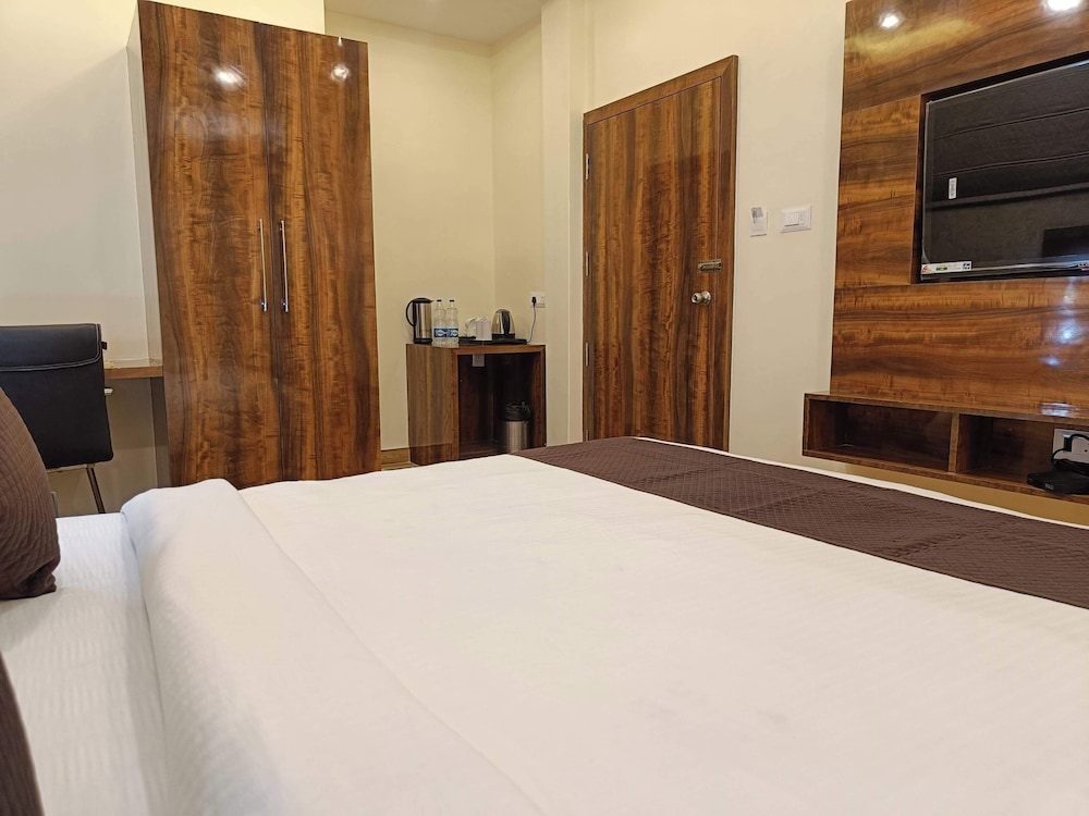 THE KASHI RESIDENCY