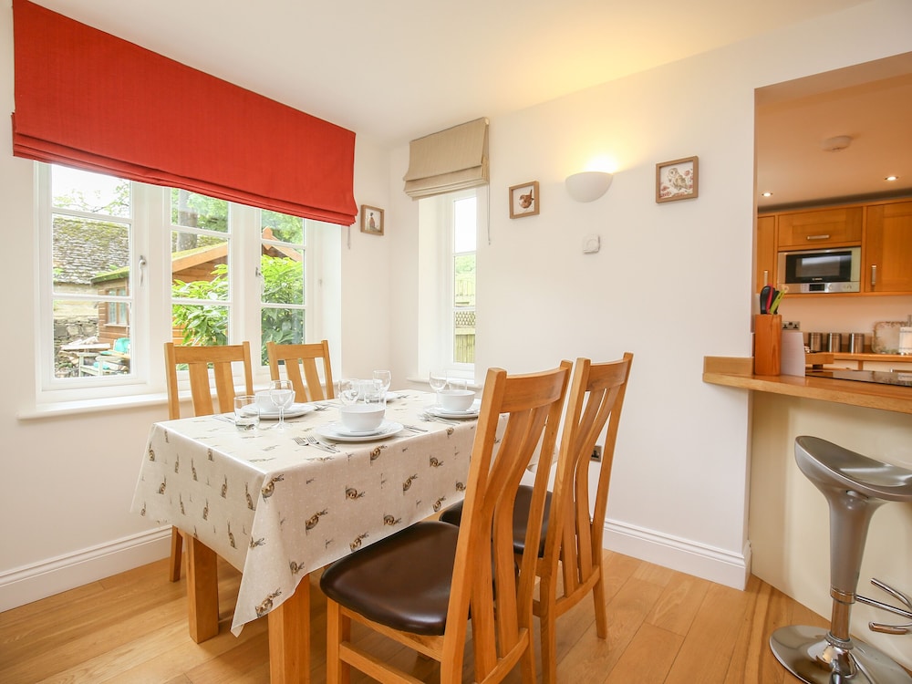5 Burford Mews view 4