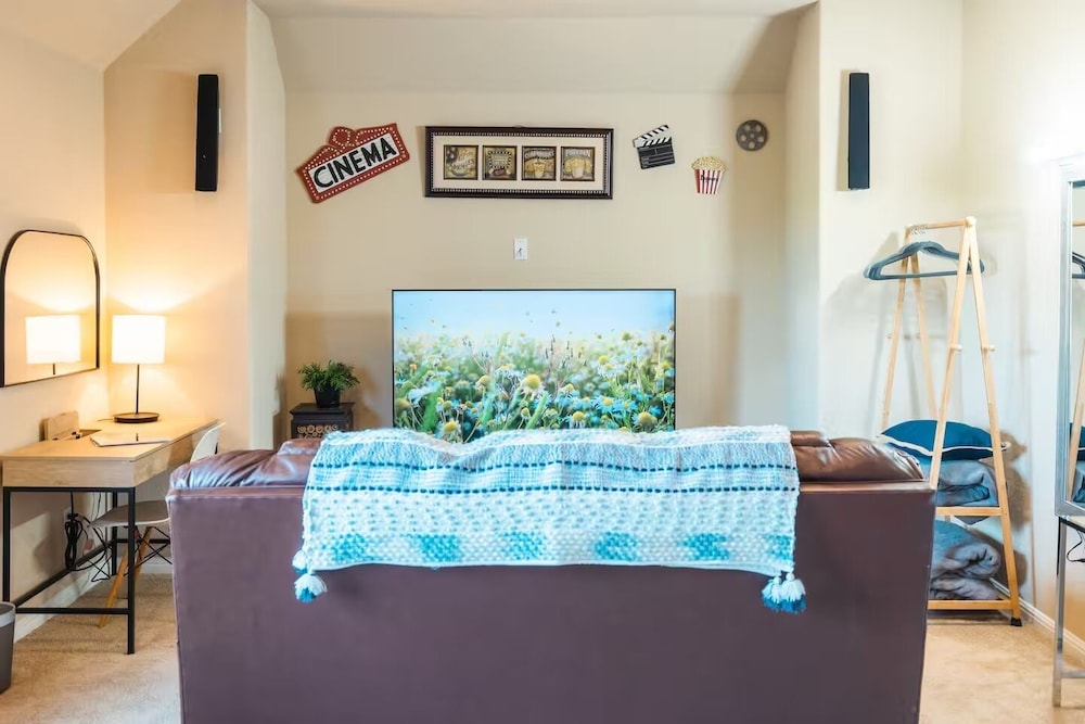 Austin Charm Home by The Key Rentals