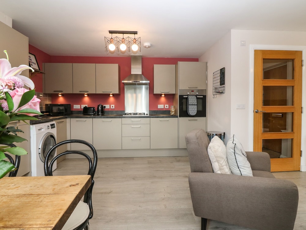 11 Ambleside Court