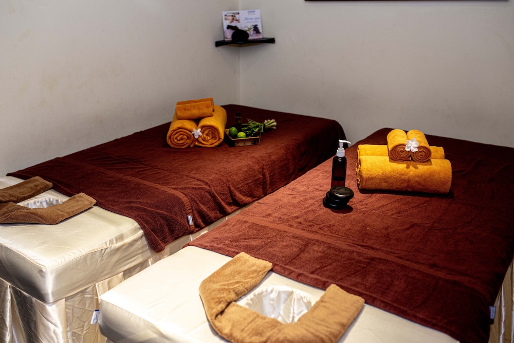 Royal Riverside Hoi An Hotel