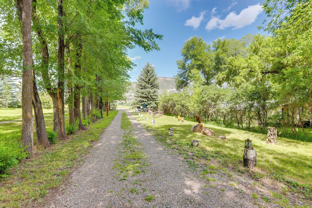 Hike On-site: Mountain-view Hideaway in Durango