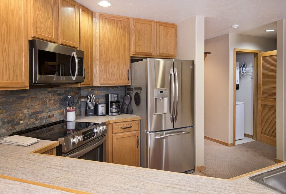 Canyon Run I-203 2 Bedroom Condo by Redawning - Property Image 18