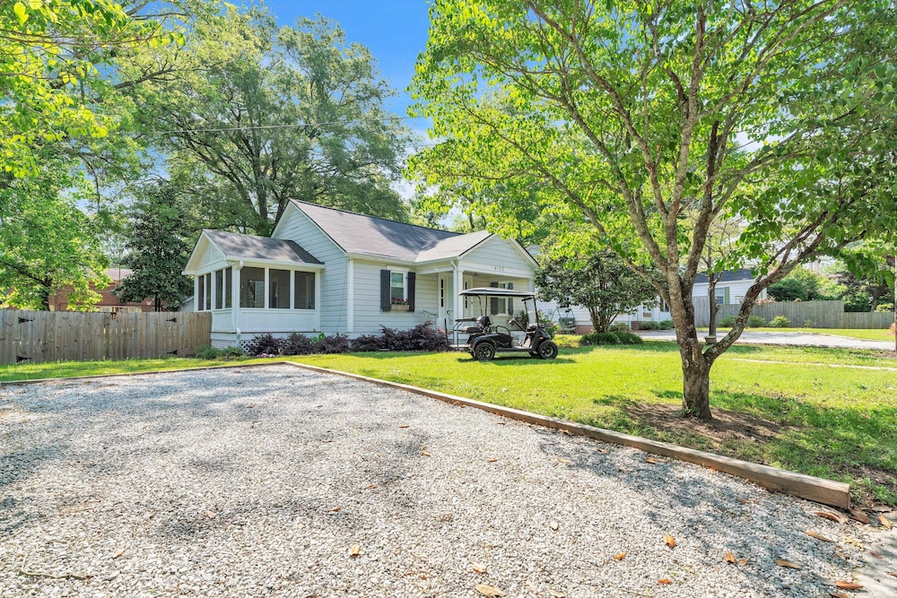 Bungalow Off Floyd St In The Heart Of Covington 3 Bedroom Bungalow