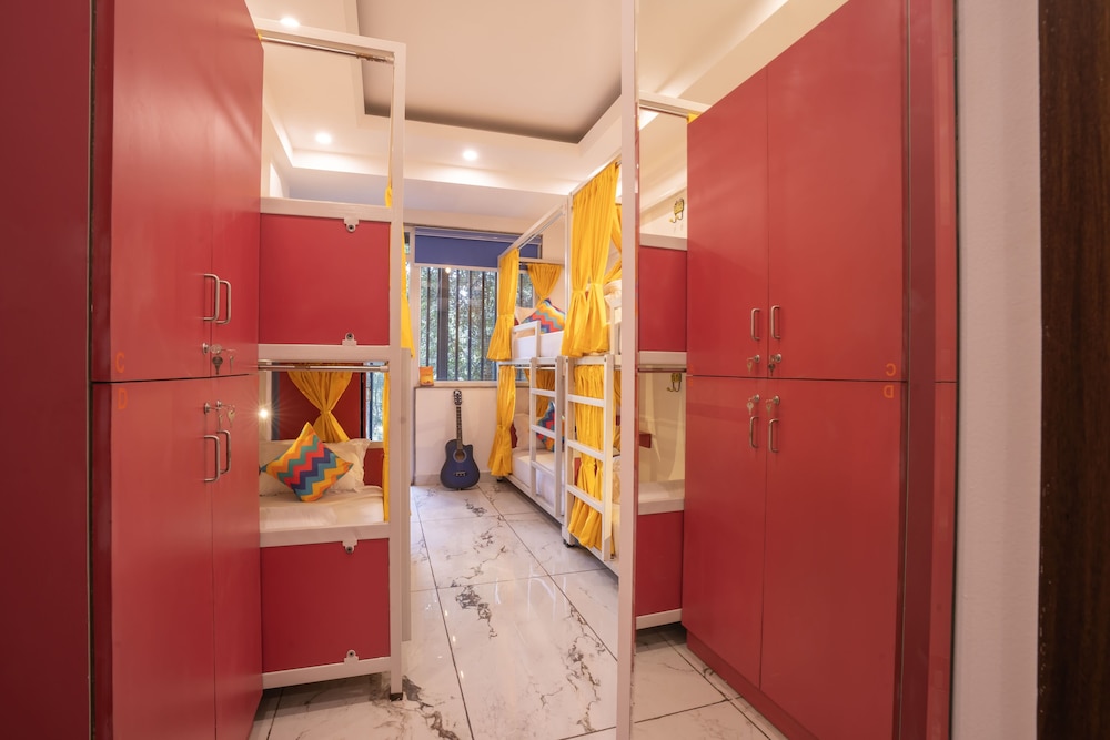 goSTOPS PLUS Gurugram, Baani Square