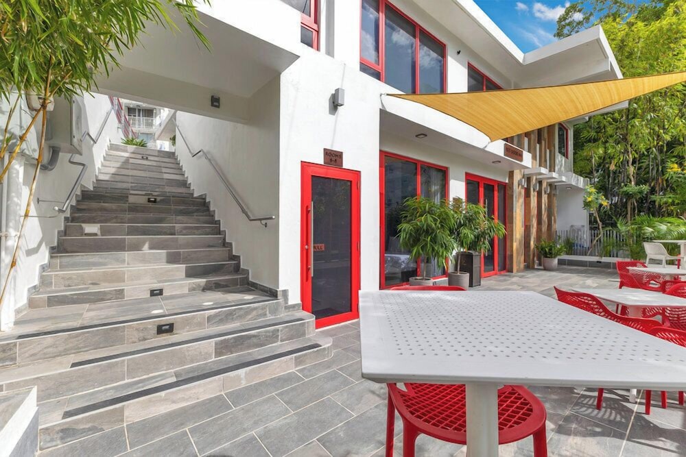 Red Door Inn
