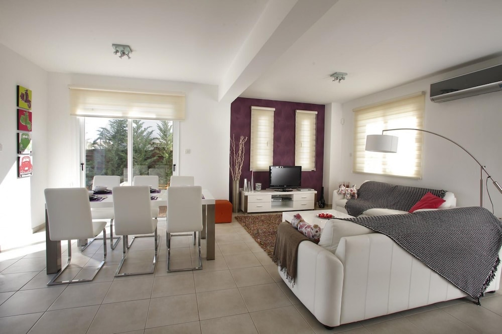 Protaras Villa Chateau Blanc - Platinum Collection
