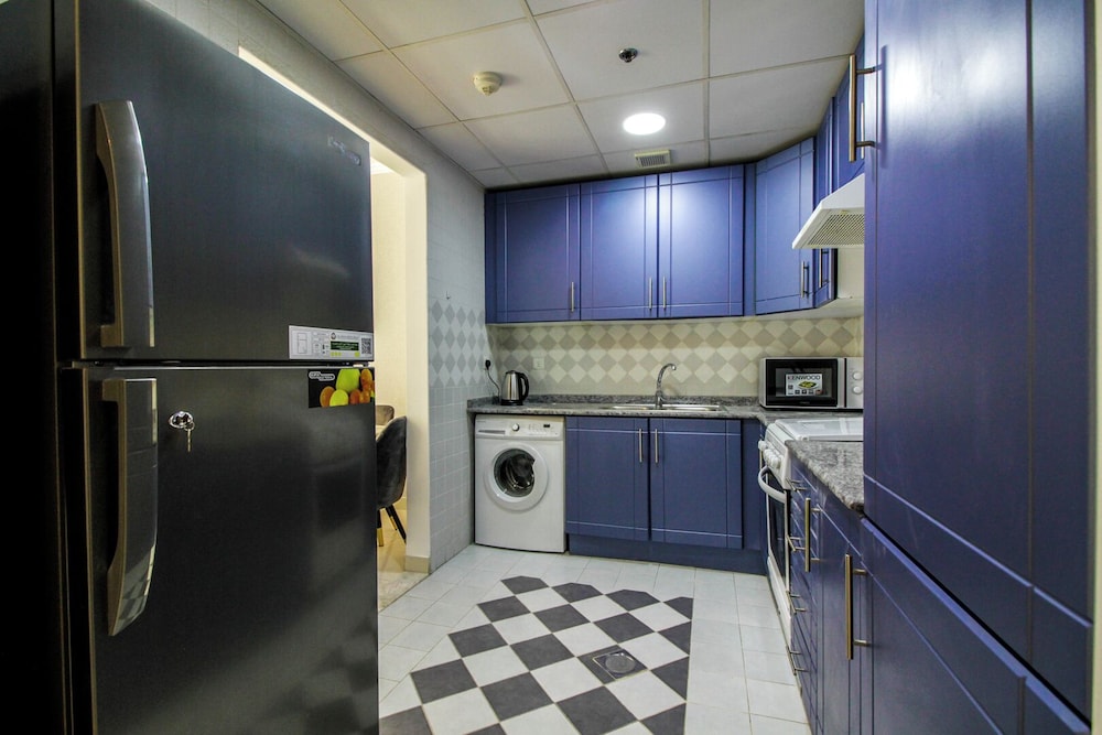 Spacious 1BR with Balcony in JLT