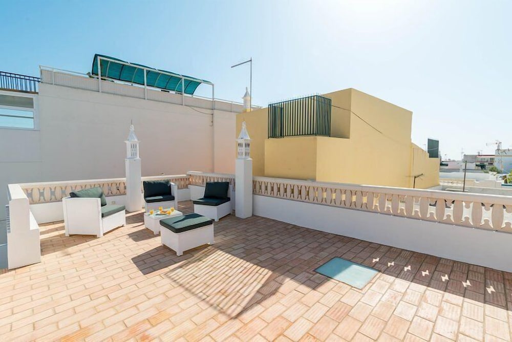 2bedroom House Cozy Typical Restored Single Storey 5 min From the Fuseta Beach view 2
