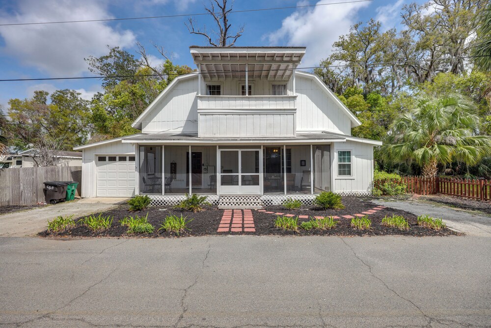 Walkable Home w/ Porch in Dtwn St Marys!
