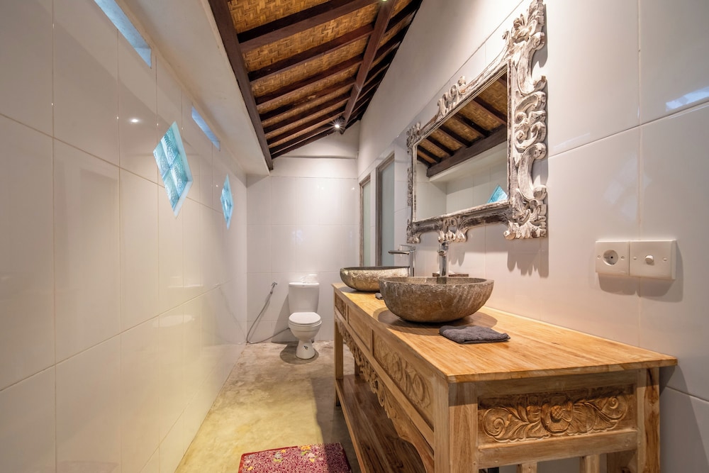 Katak Villa by Villa Finder