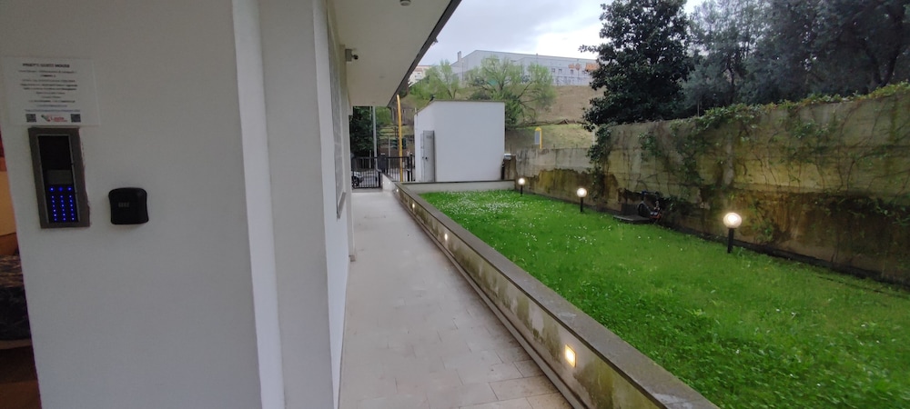 Pisky's Guest House
