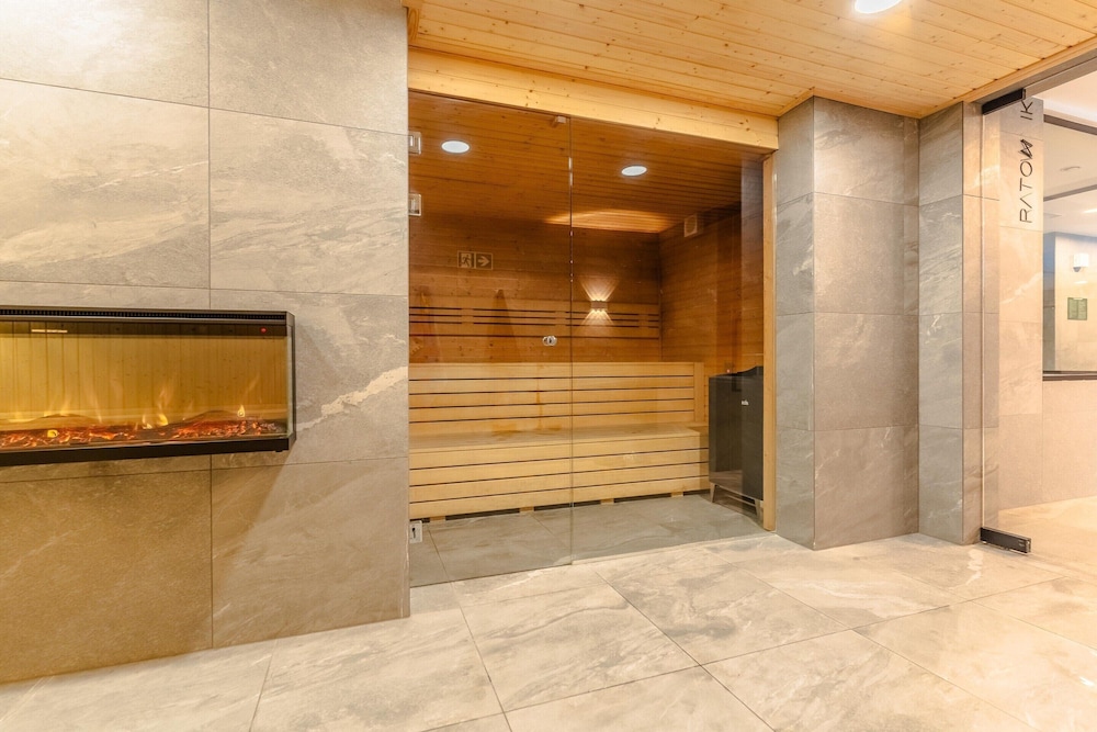 Comfortable Apartment With Balcony, Pool, Sauna