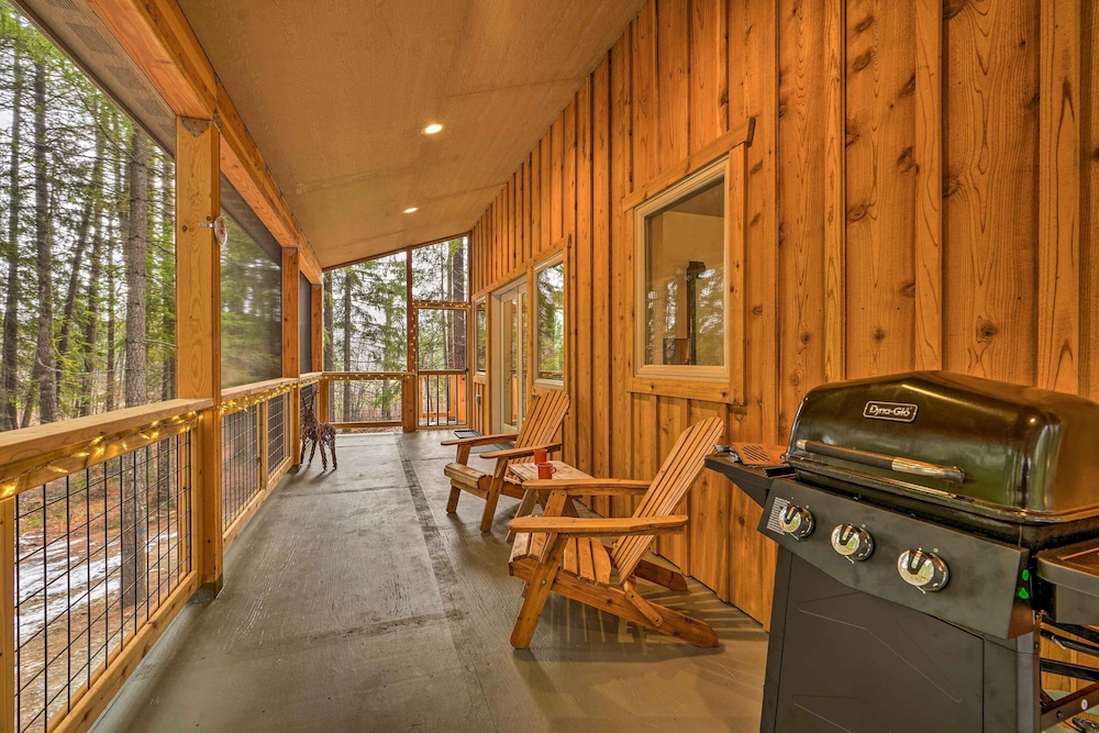 Modern Beaver Valley Cabin w/ Hot Tub & Games! view 5