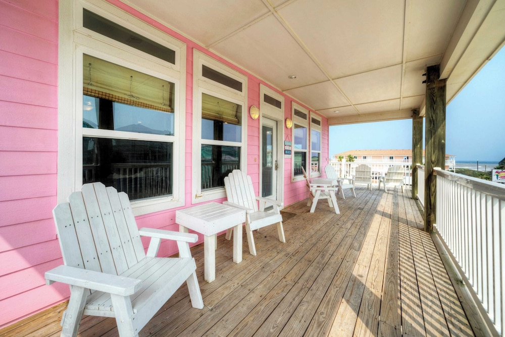 Sleeps 24 2 Homes w/ Beach Boardwalk Access & Deck Views Steps to the Beach