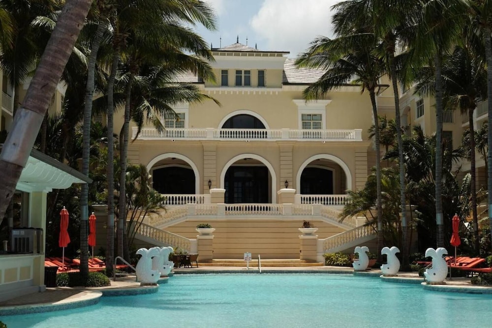Luxury 1-bed Apartment in Montego Bay view 5