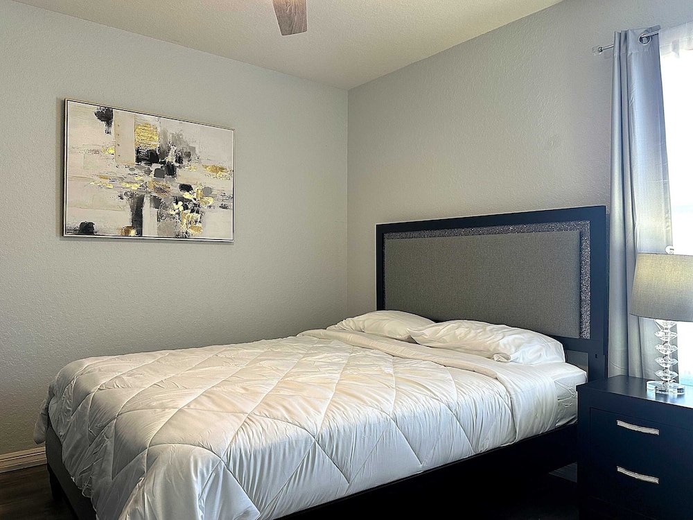 Family Villa 5 Bedroom Near Disney World