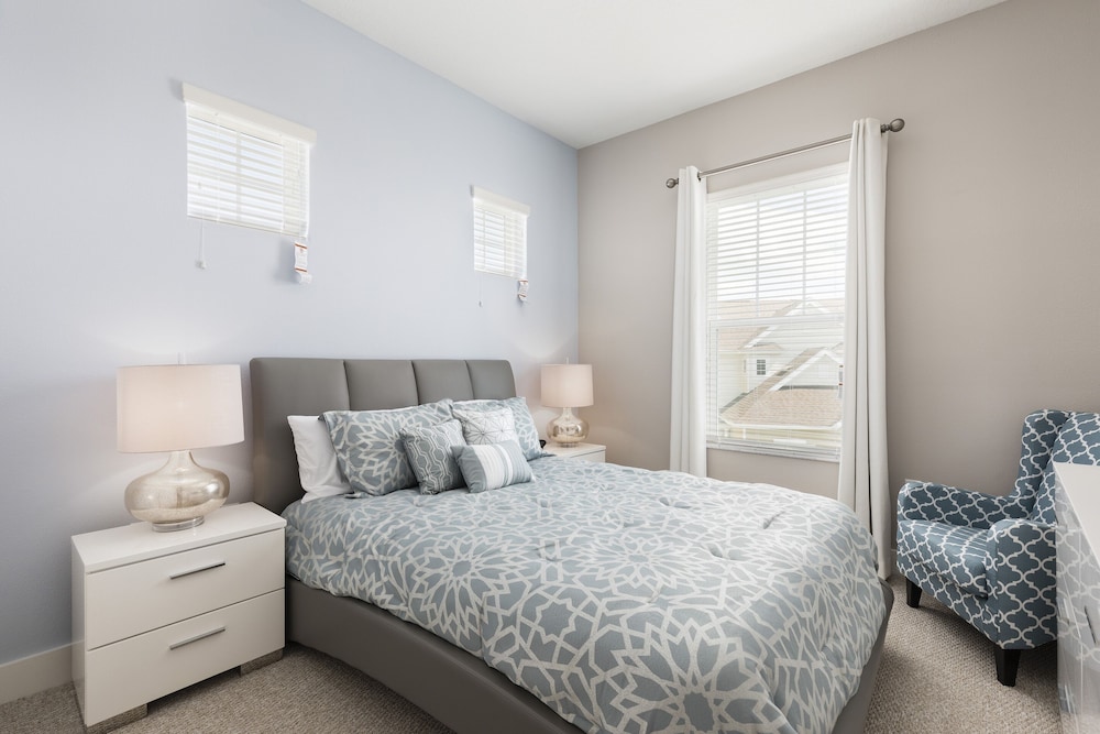 Summerville Vacation Homes by Columbia Management