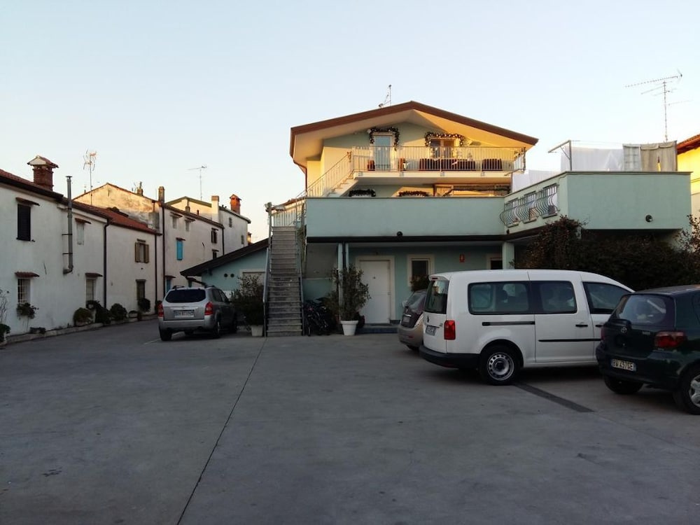 Photo 27