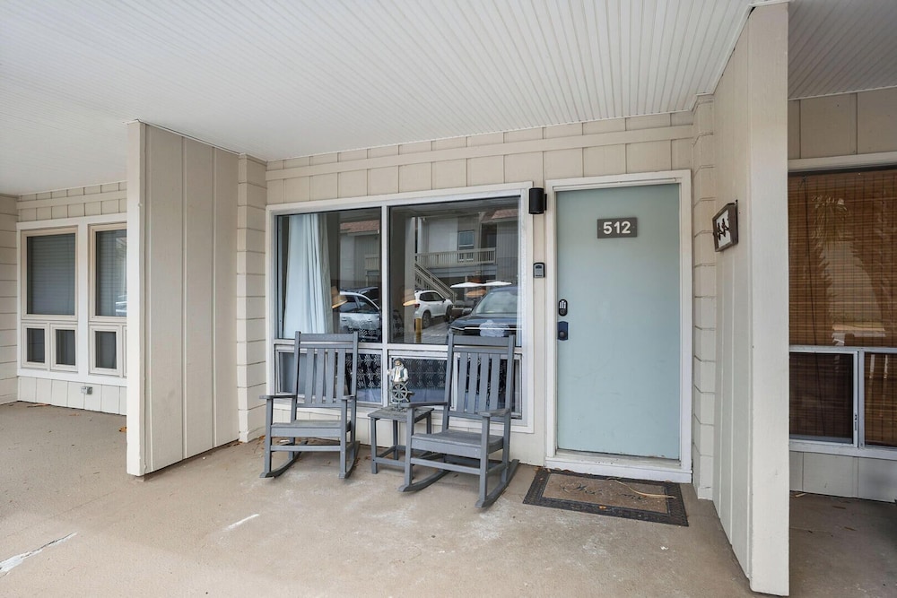 512 Sunsuite