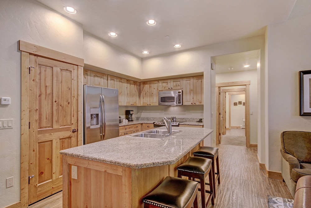 Ski-in 2br W/luxe Decor Steps To Winter Activities 2 Bedroom Townhouse by RedAwning
