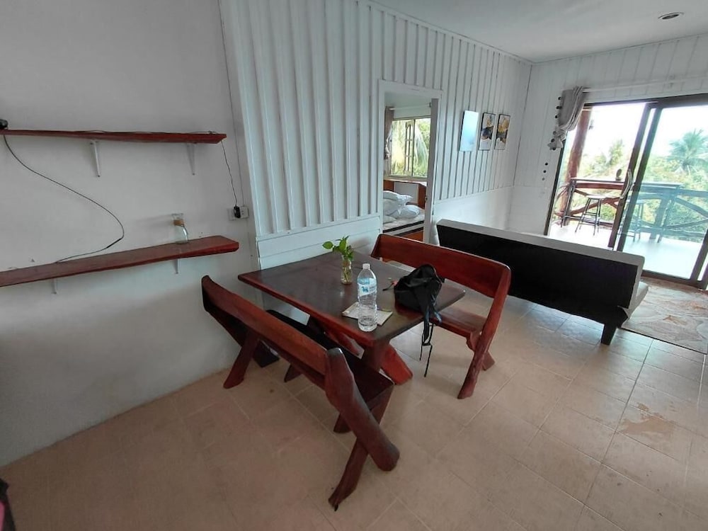 2 Bedroom Private Home Perfect for Families - Kitchen -seaviews -fast Wifi