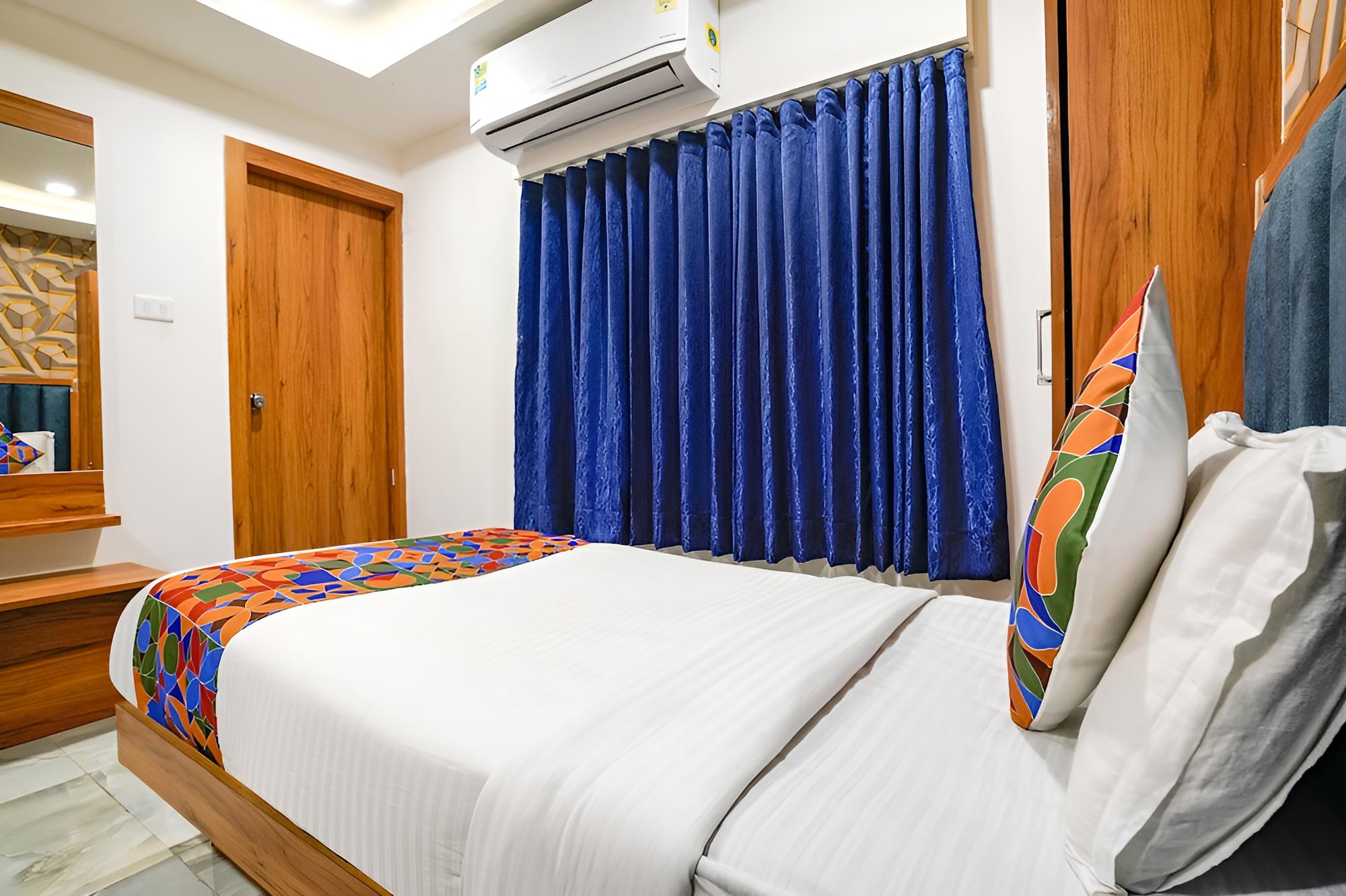 Fabhotel Nobel Inn view 2