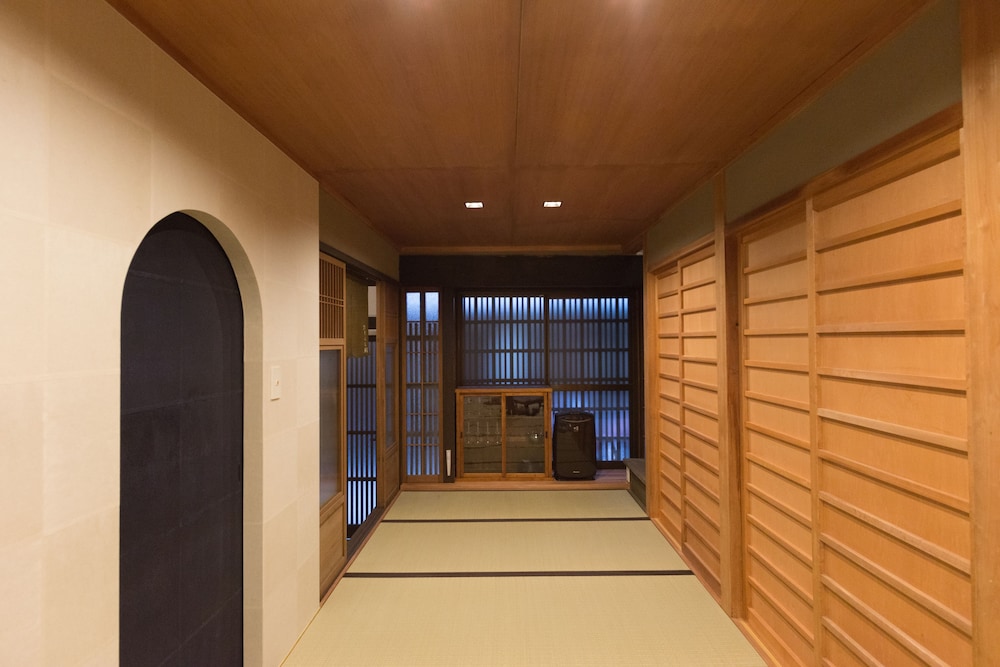 'Kakishibu-an' Machiya Holiday House