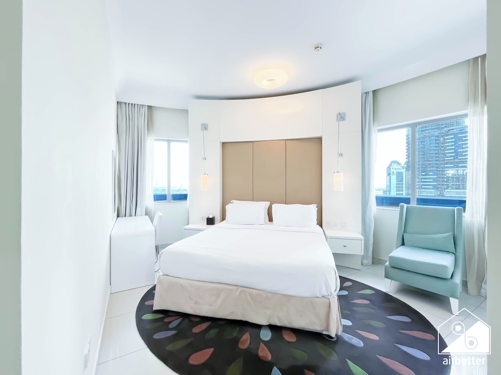 Elegant 2-bed Retreat Stunning Downtown Views