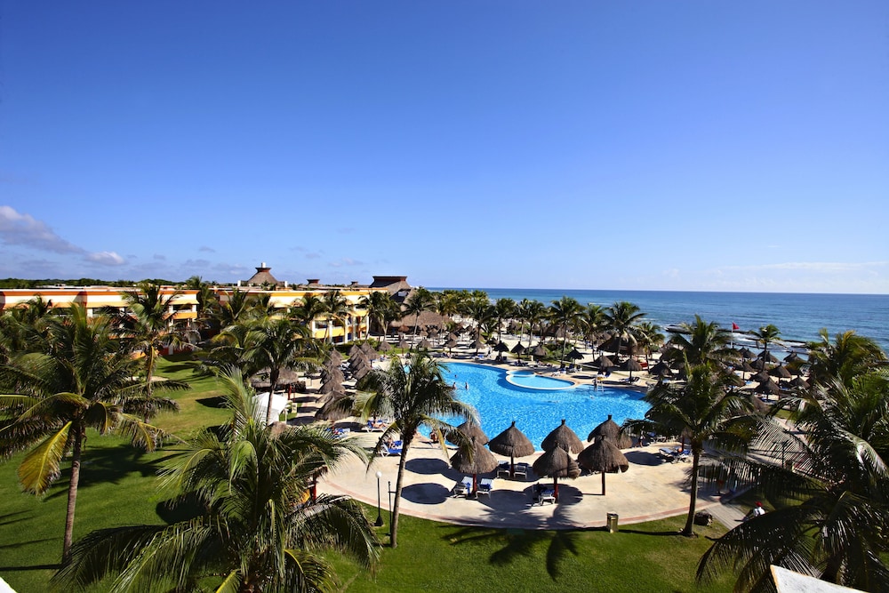 Bahia Principe Vacation Rentals - Three-Bedroom House