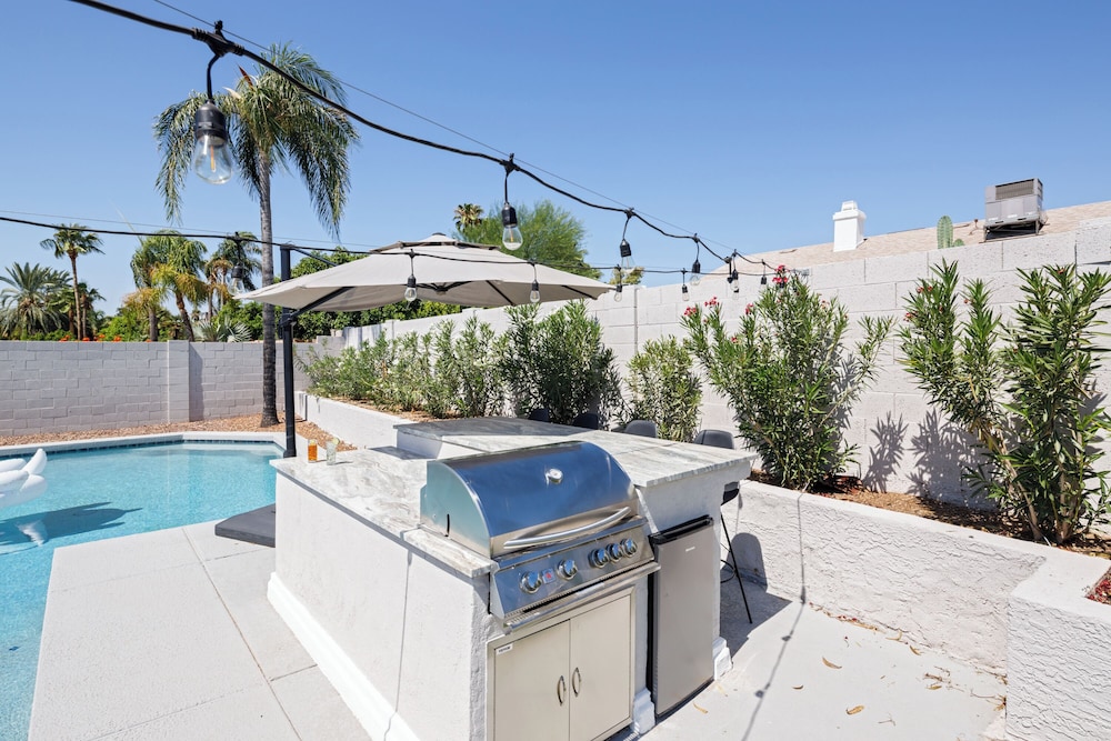 Bohemian Resort- Pool Heat Available - Golf & Games!