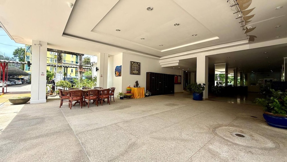 Palace - Spacious 1 Bedroom Condo With Shared Pool