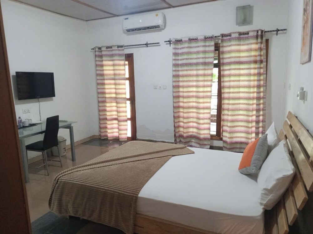 Mekandi Riverside Resort
