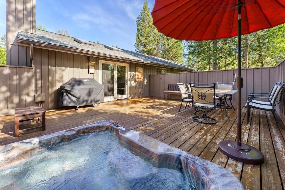 6 Dutchman 3 Bedroom Home
