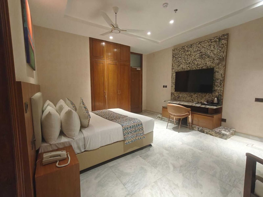 Bluestone Prime by The Cosy Hotels