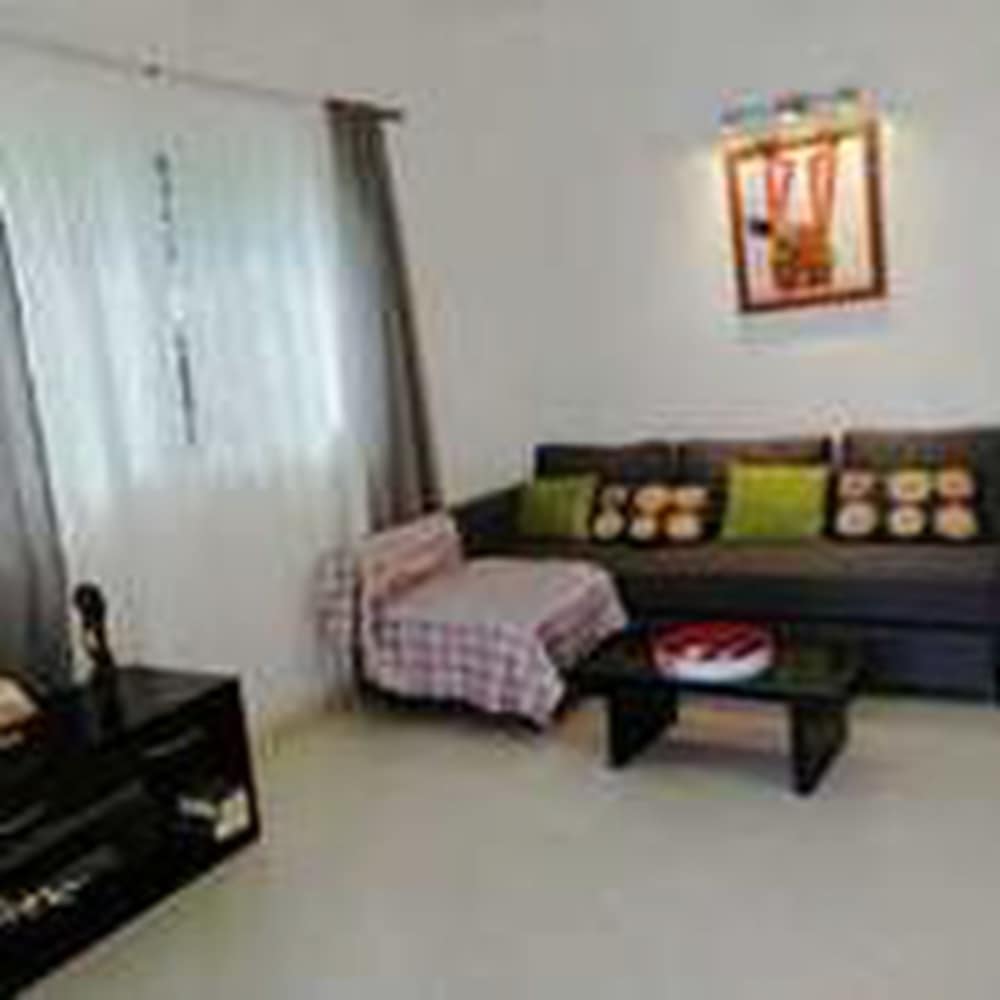 Beachfront Apartment facing Playa Popy
