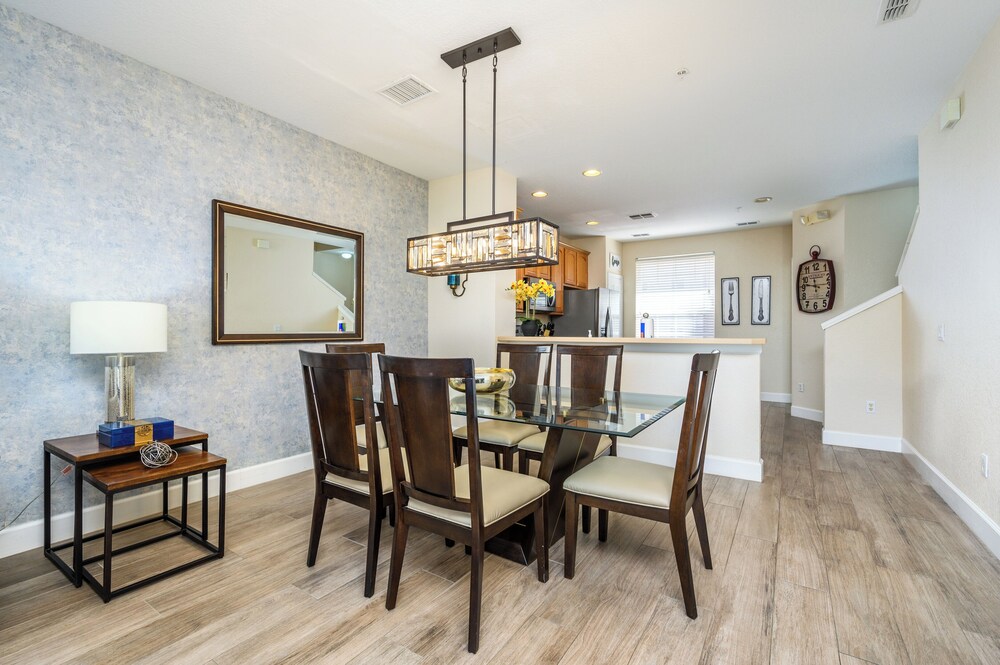 Epic Universe Beautiful Vacation Townhome - 4031