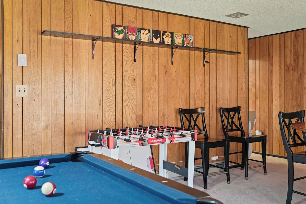 Mountain Magic by Avantstay Firepit + Game Room - Pool Table, Foosball view 5