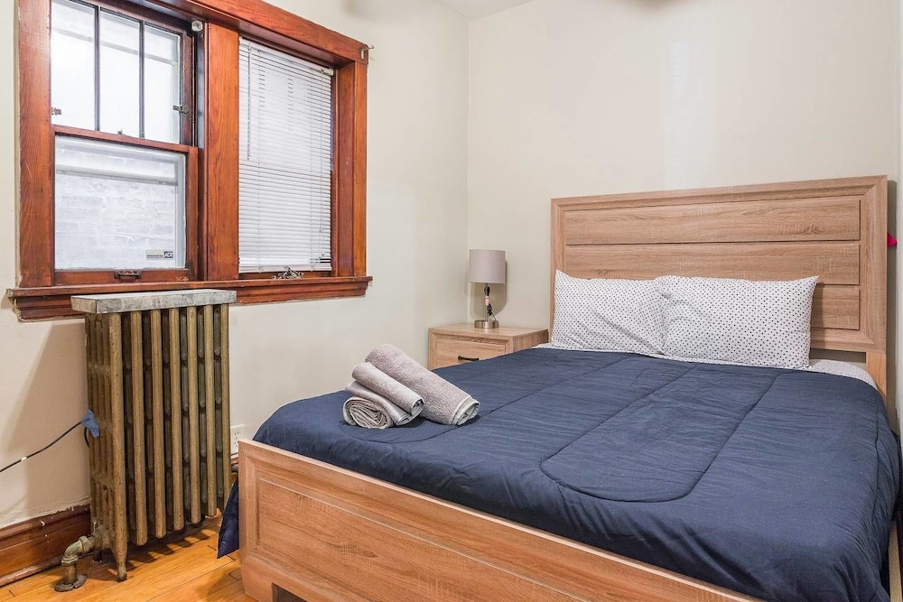 Chicago Vacations - Vintage Uki Village Charmer, Quiet Cozy 2 BDR - Property Image 15