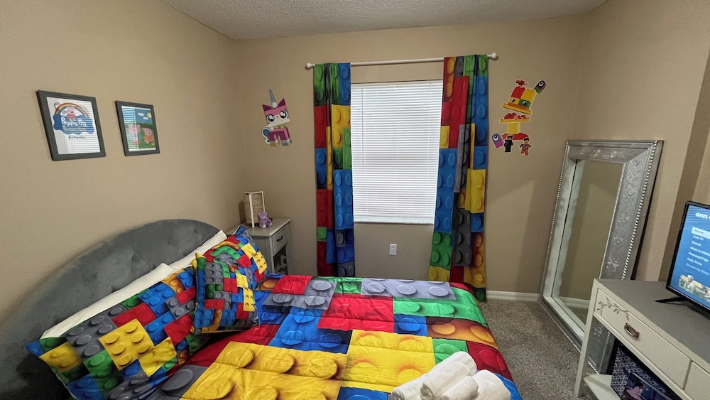 BlockHaven near Legoland & Disney