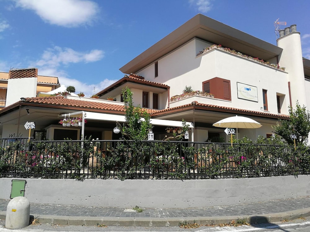 Malì Guest House & Terrace Bar