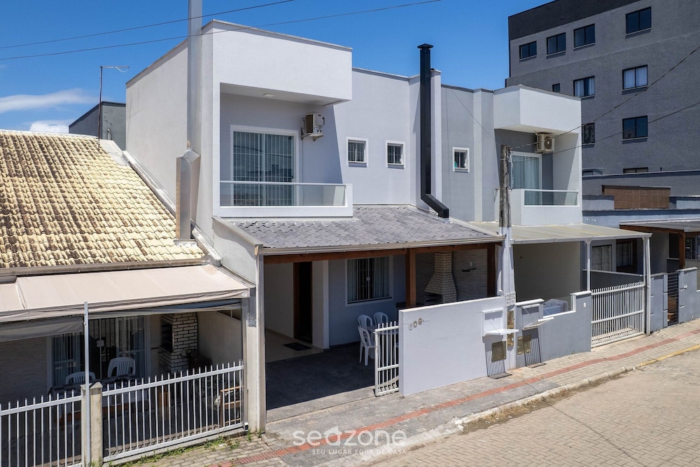 Casa 2Q c/ churrasq. 600m orla MCA0609