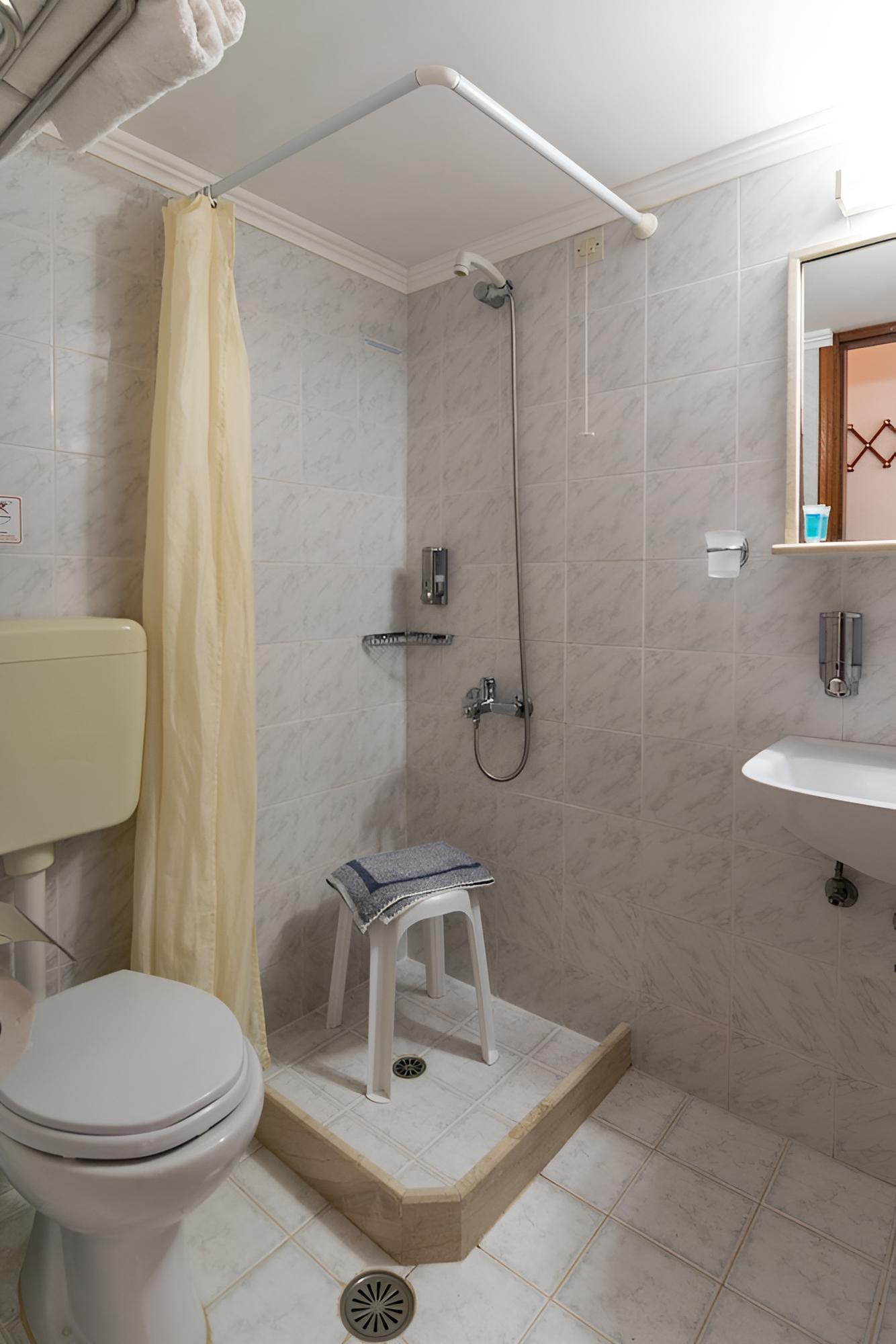 Tilemachos Rooms & Studios