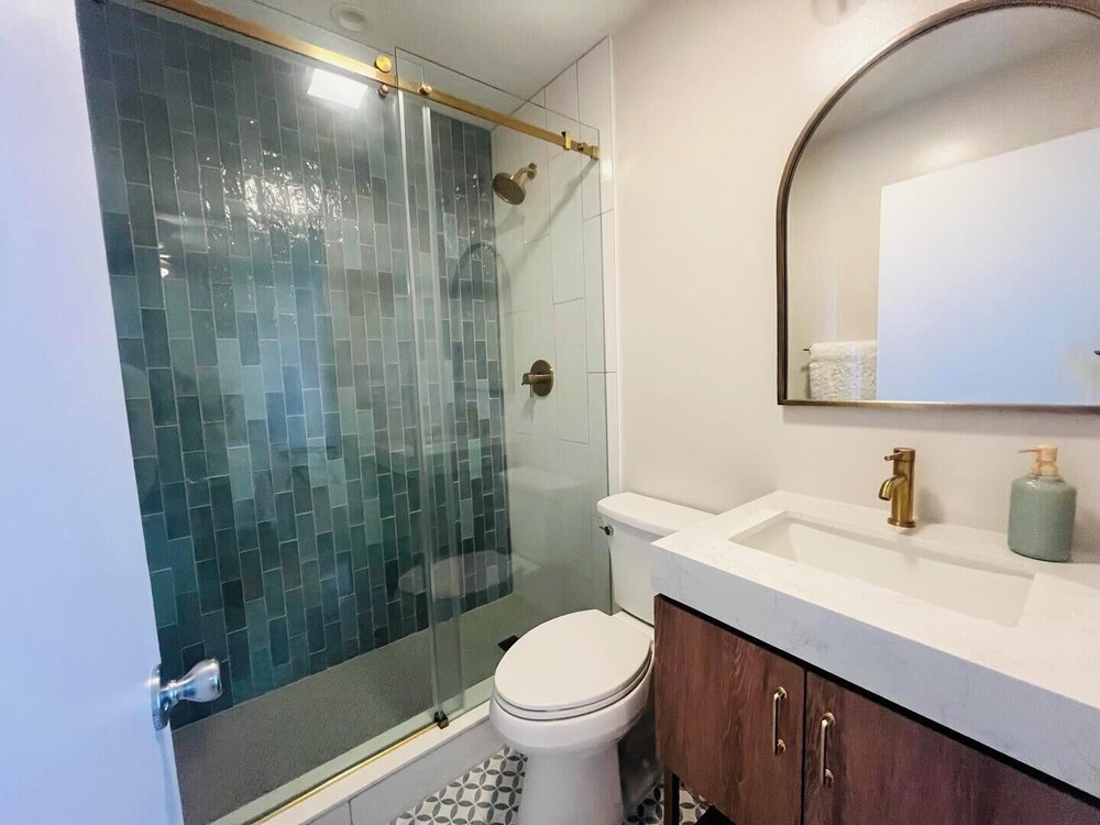 Rodney Avenue 107d
